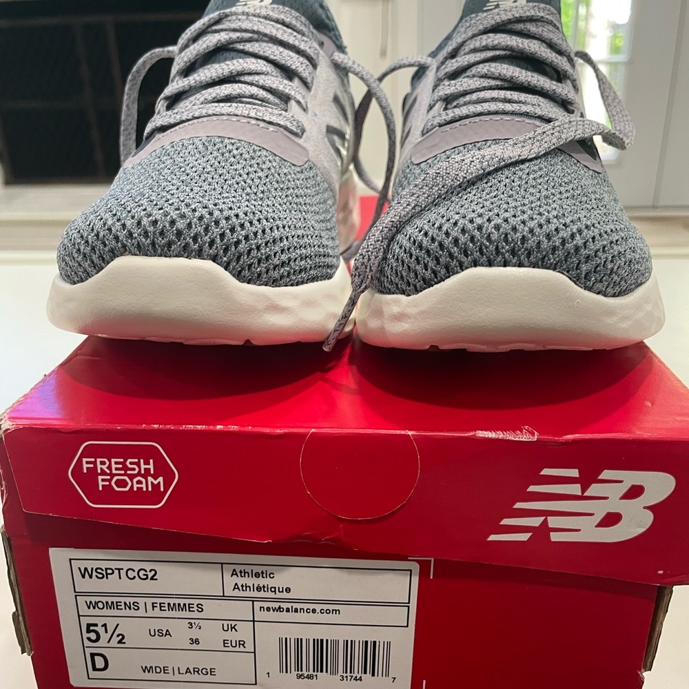 New in box 5.5 wide new balance sneakers